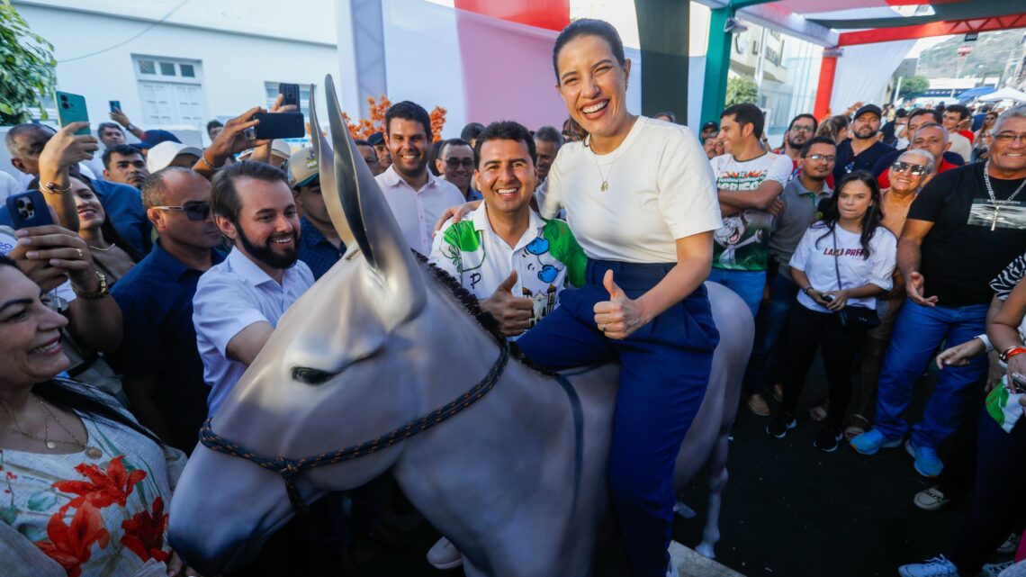 Governadora Raquel Lyra marca presença no 51° Festival Nacional de Jericos, em Panelas
