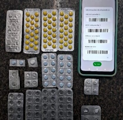 PM apreende medicamentos sem receita no Beco da Fome
