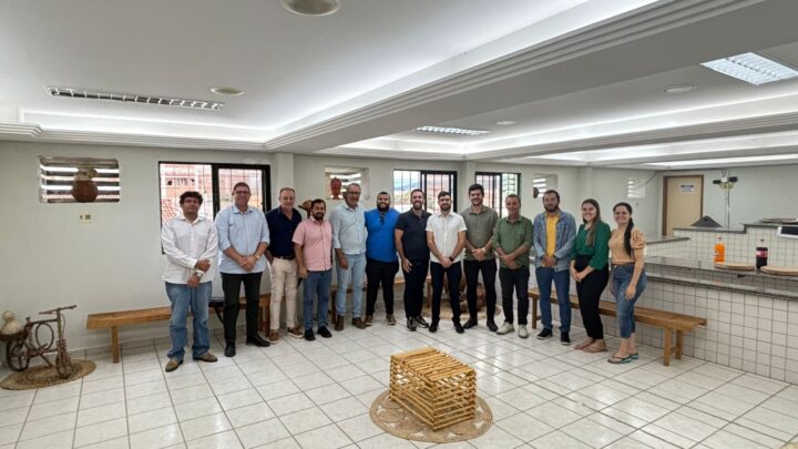 Caruaru participa de encontro regional para fortalecer a produção de leite de cabra no Agreste