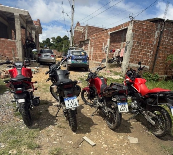 PM estoura oficina de desmanche e adulteração de veículos