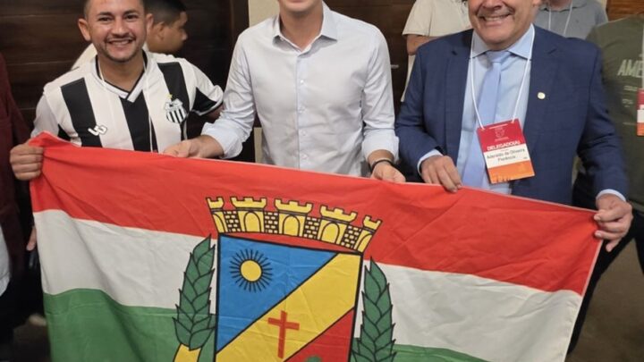 Léo Torres Suplente de Vereador de Caruaru marca presença no Congresso Nacional do PSB e mostra sua força