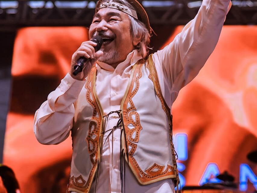 Santanna, Amazan e Cavalo de Pau levam multidão a se render ao forró no Polo Mestre Vitalino Santanna, Amazan e Cavalo de Pau levam multidão a se render ao forró no Polo Mestre Vitalino