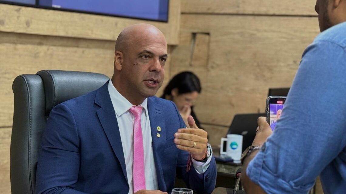 Anderson Correia se posiciona contrário ao ensino da Medicina Veterinária na modalidade EaD Anderson Correia se posiciona contrário ao ensino da Medicina Veterinária na modalidade EaD