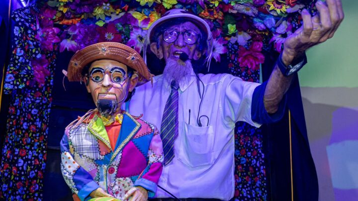 Teatro de mamulengos ‘Mamusebá’ segue encantando gerações há 40 anos