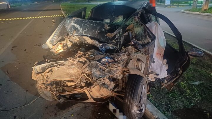 Morre motorista de carro após colisão com ônibus escolar
