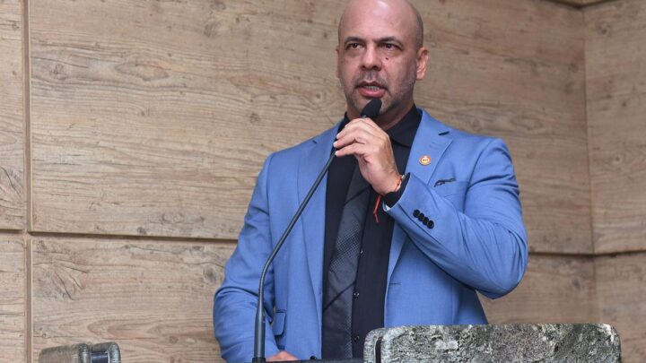 Anderson Correia solicita à Anatel ampliação da rede de telefonia móvel no Xique-Xique