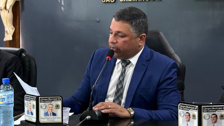 Vereador Júnior da Saúde preside sessão da Câmara de Vereadores de São Caitano