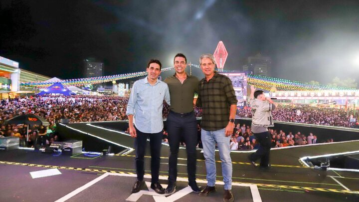 Rodrigo Pinheiro reúne ministros e parlamentares no São João e mostra força política em Caruaru