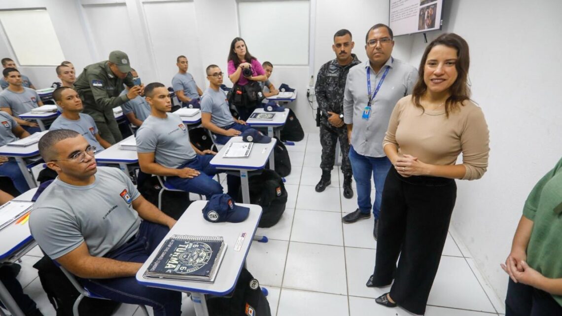 Governo de Pernambuco convoca mais 2.400 aprovados no concurso da PMPE para matrícula na segunda turma do Curso de Formação Profissional Governo de Pernambuco convoca mais 2.400 aprovados no concurso da PMPE para matrícula na segunda turma do Curso de Formação Profissional