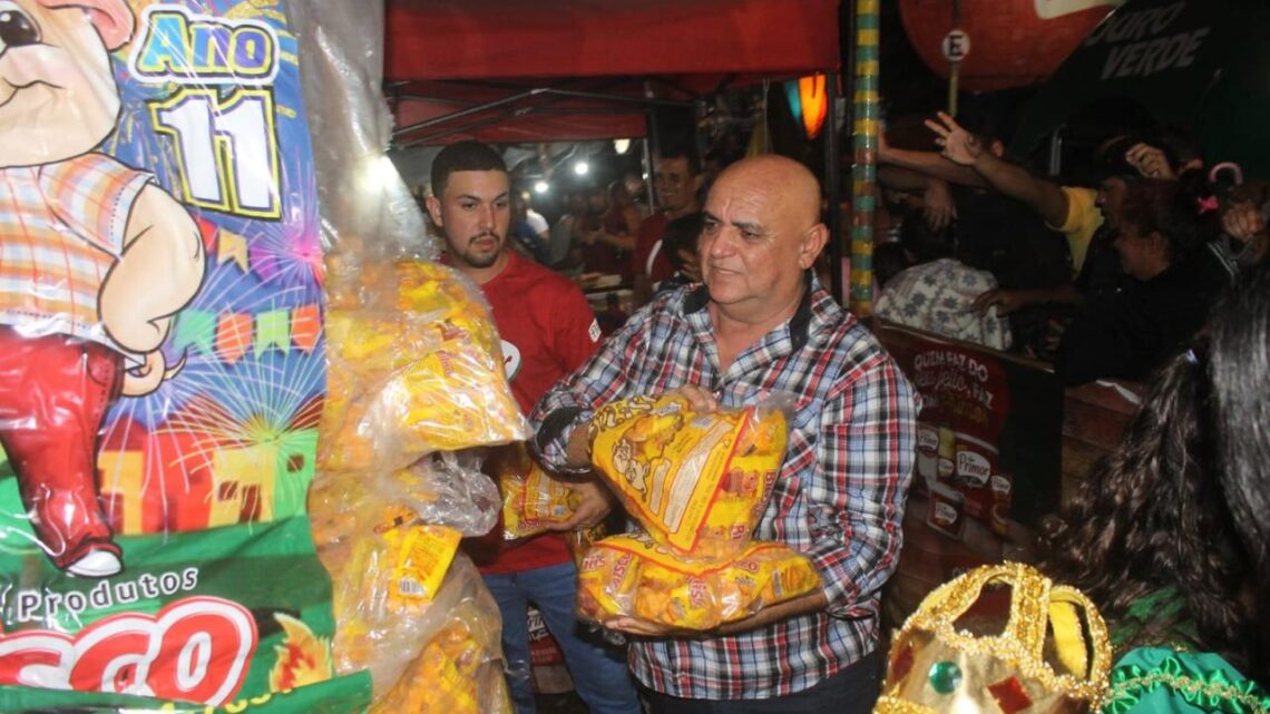 Festa do Salgadinho Gigante comemora 15 anos, neste sábado (28) Festa do Salgadinho Gigante comemora 15 anos, neste sábado (28)