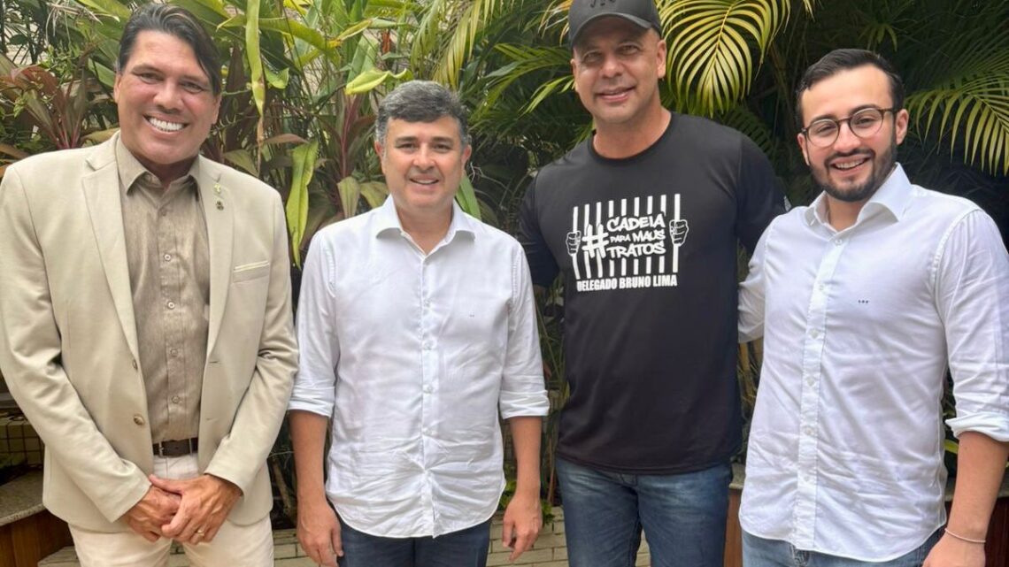 Com Eduardo e Lula da Fonte, Anderson Correia planeja pré-candidatura a deputado estadual Com Eduardo e Lula da Fonte, Anderson Correia planeja pré-candidatura a deputado estadual