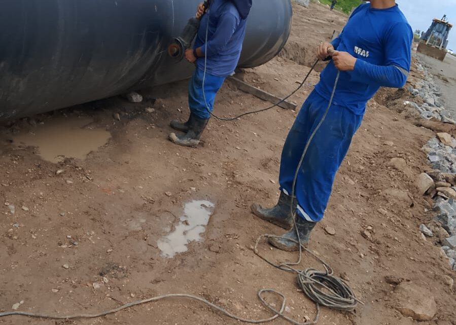 Compesa está fazendo reparo de trecho da Adutora do Agreste e suspendeu abastecimento em vários bairros de Caruaru Compesa está fazendo reparo de trecho da Adutora do Agreste e suspendeu abastecimento em vários bairros de Caruaru
