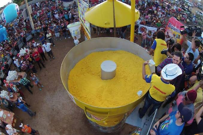 Vias serão interditadas neste domingo (8) para a caminhada do Maior Cuscuz do Mundo Vias serão interditadas neste domingo (8) para a caminhada do Maior Cuscuz do Mundo
