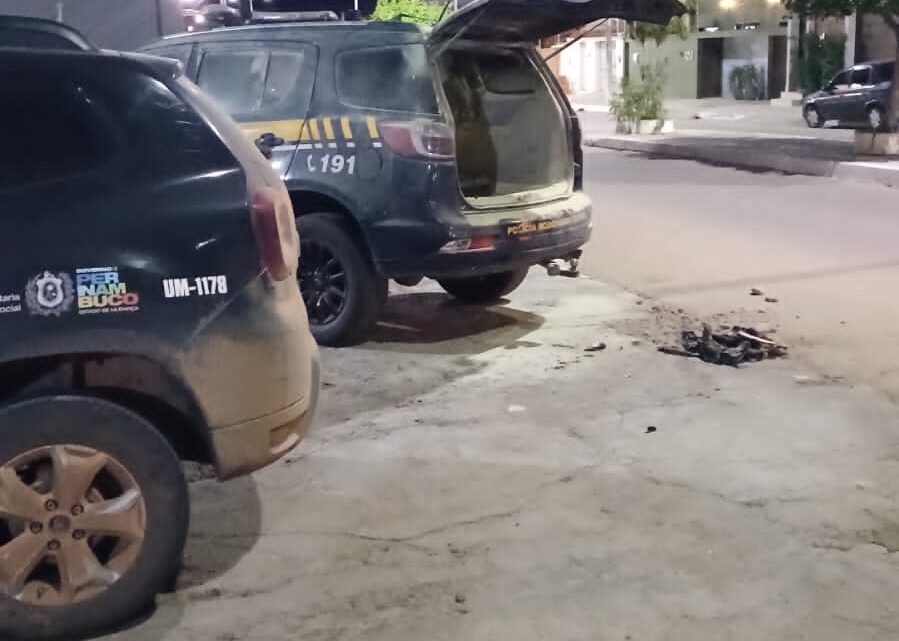 Preso ateia fogo em viatura da PRF