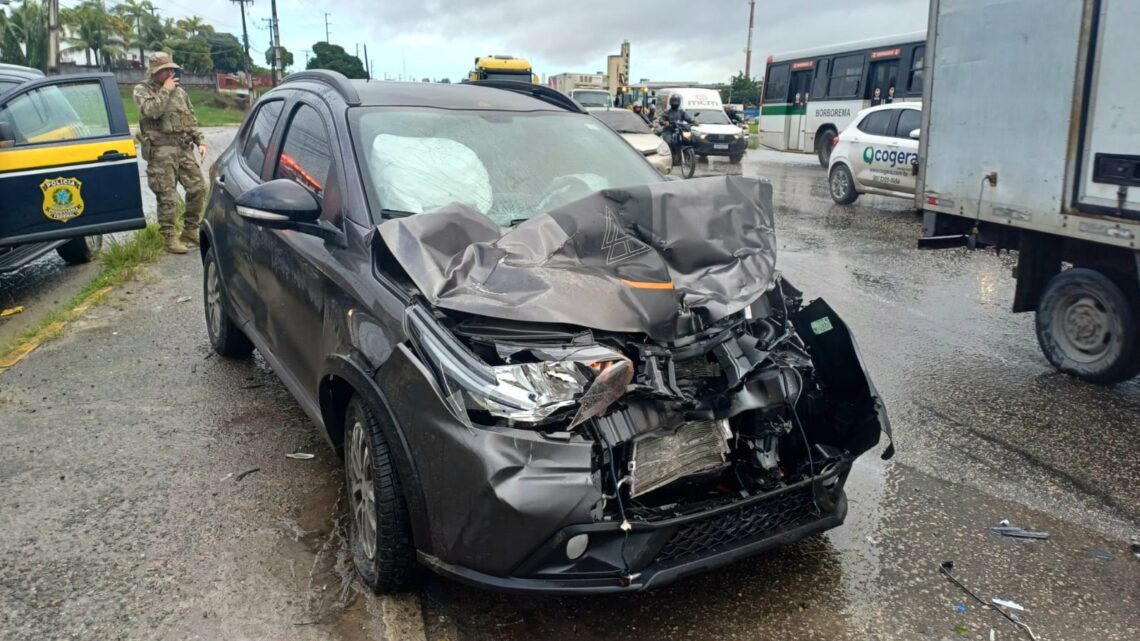 Veículo tomado de assalto é recuperado poucos minutos depois pela PRF