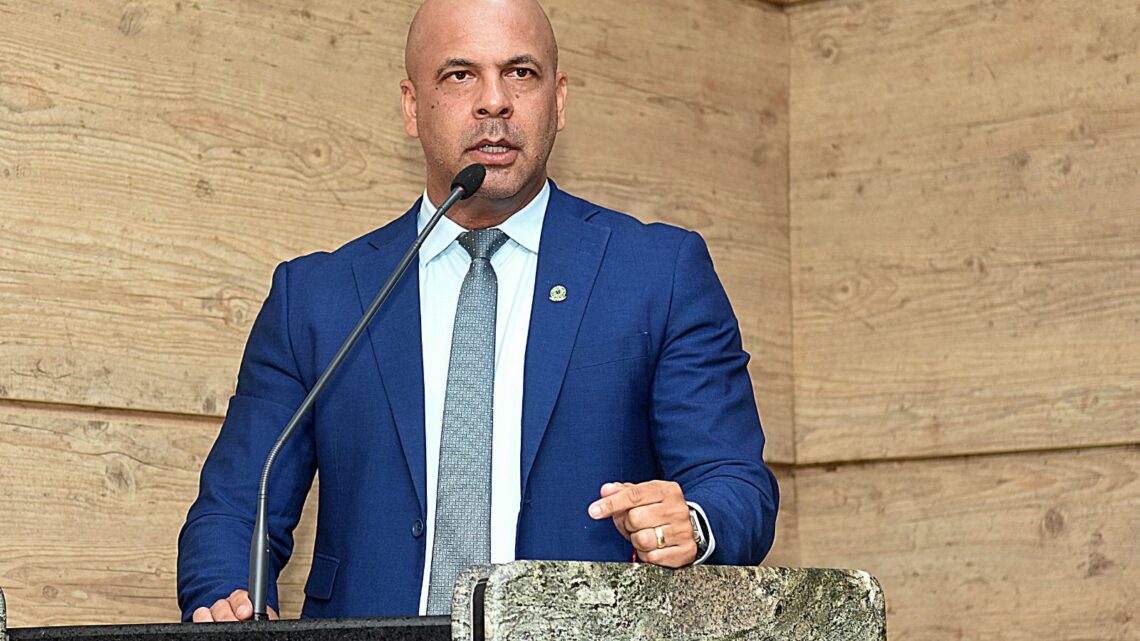 Diante dos casos de violência, Anderson Correia solicita estrutura fixa da PM para o bairro Xique-Xique Diante dos casos de violência, Anderson Correia solicita estrutura fixa da PM para o bairro Xique-Xique