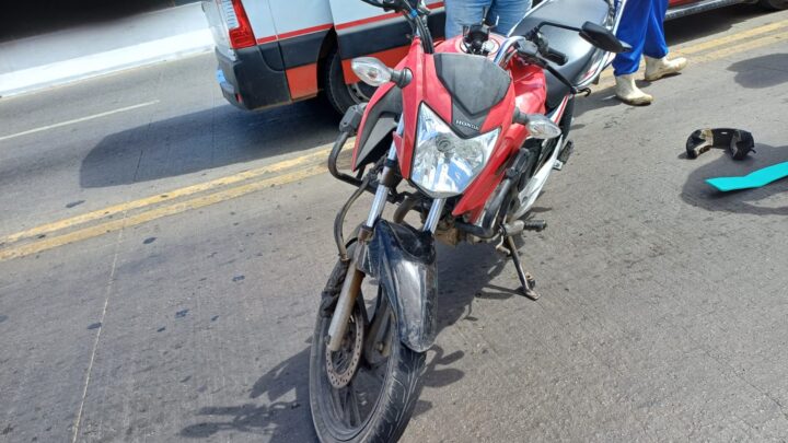 Colisão entre motos e caçamba deixa uma vítima fatal