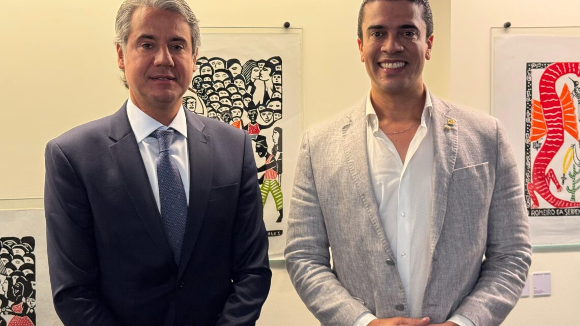 Rodrigo Pinheiro e Fernando Monteiro garantem novos investimentos em saúde para Caruaru através do PAC Rodrigo Pinheiro e Fernando Monteiro garantem novos investimentos em saúde para Caruaru através do PAC