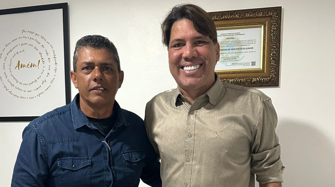 Júnior Letal recebe presidente da Liga Desportiva de Caruaru e reforça apoio ao futebol amador Júnior Letal recebe presidente da Liga Desportiva de Caruaru e reforça apoio ao futebol amador