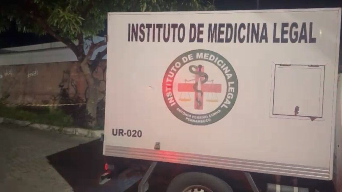 Usuário de drogas que estava com faca de mesa na cintura é assassinado em Caruaru Usuário de drogas que estava com faca de mesa na cintura é assassinado em Caruaru