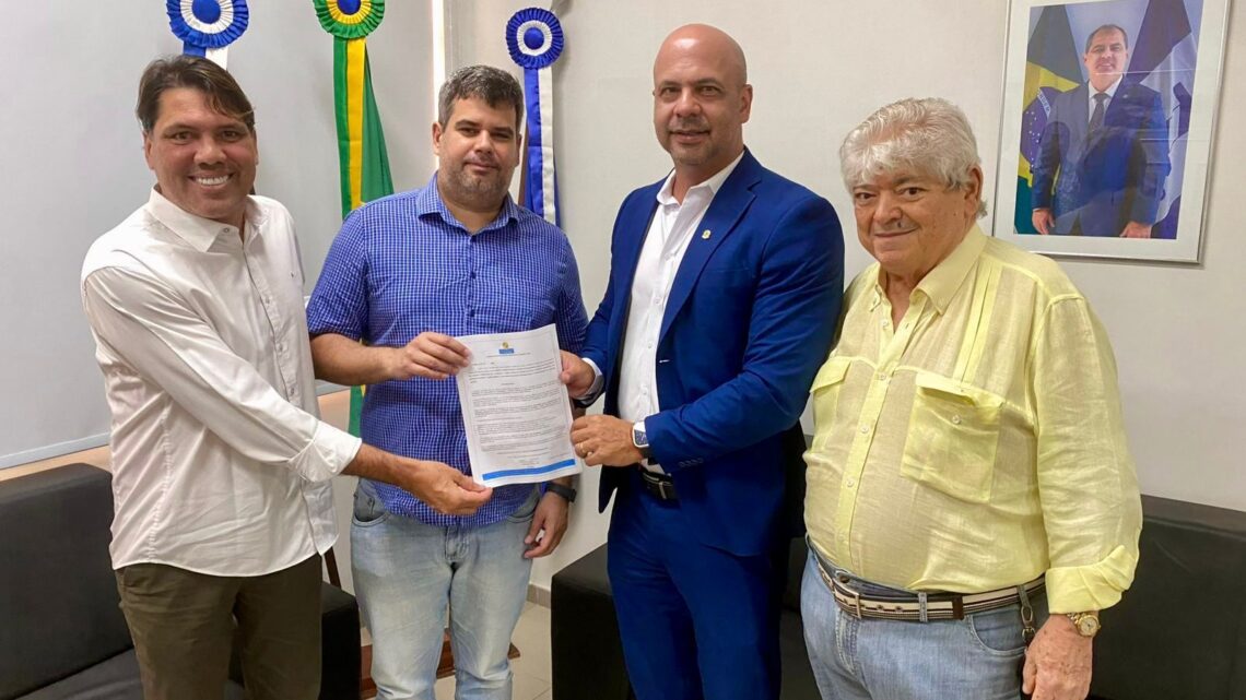 Anderson Correia e Júnior Letal solicitam instalação do 1º Laboratório de Certificação Têxtil do Norte-Nordeste em Caruaru