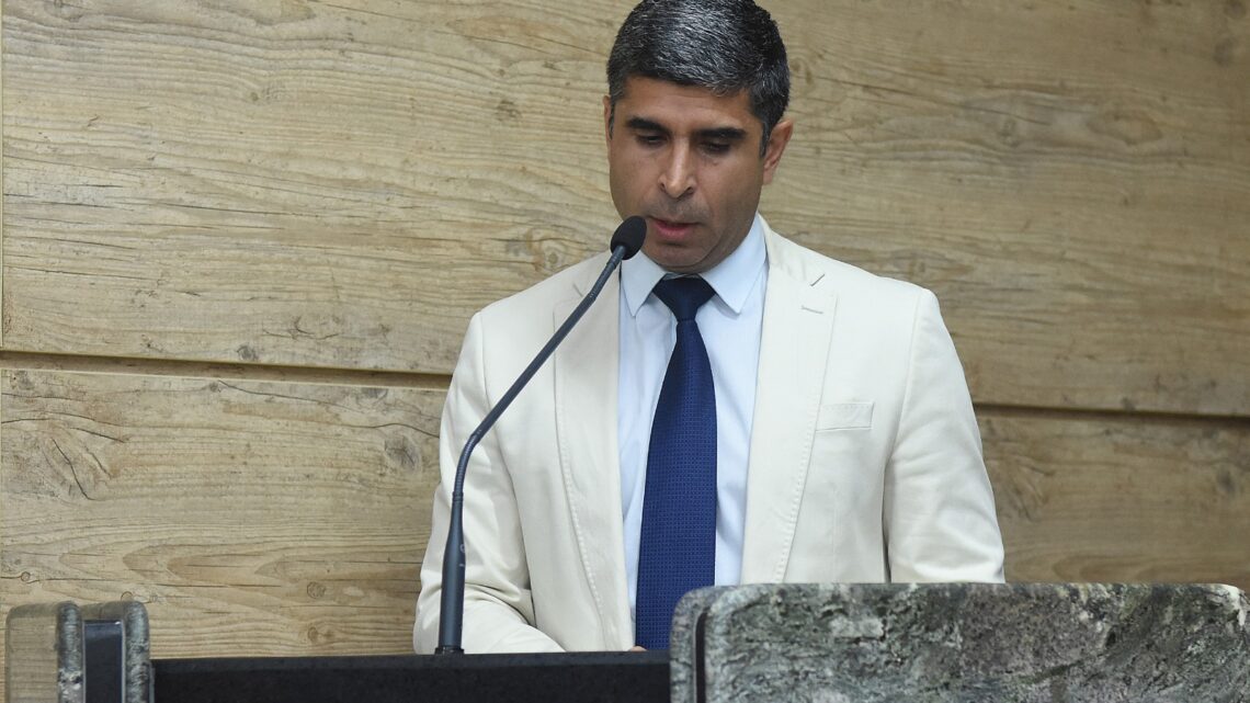 Vereador Delegado Lessa fala sobre a retirada dos feirantes da Av. Lourival José da Silva
