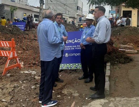 Rompimento de tubulação em Caruaru ocorreu nos testes para levar água do rio São Francisco pela interligação das adutoras do Agreste e Jucazinho