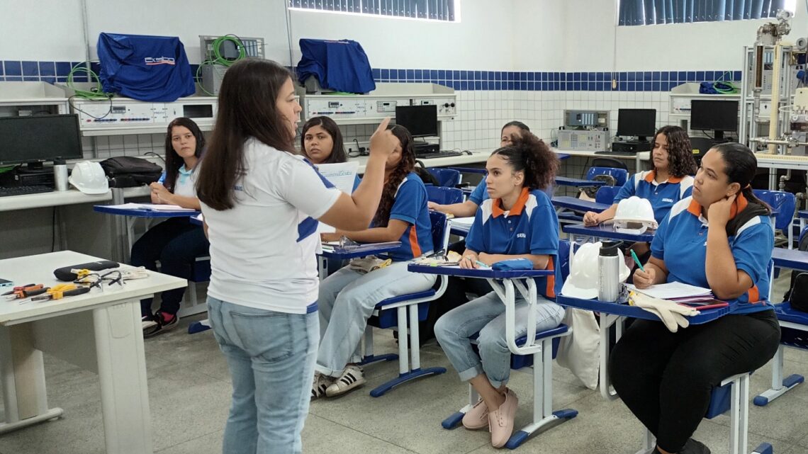 SENAI-PE abre 60 vagas gratuitas em cursos técnicos exclusivas para mulheres