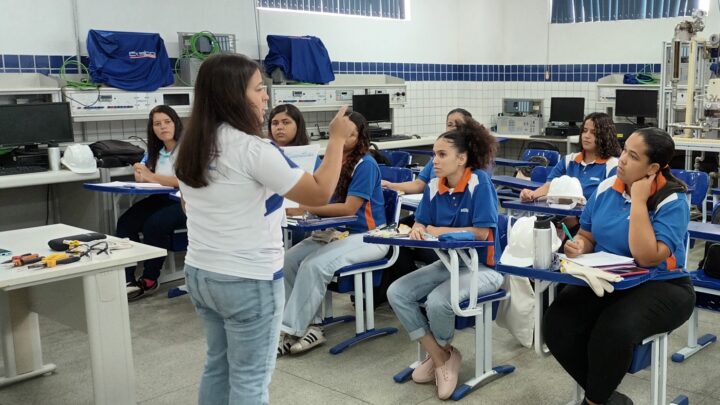 SENAI-PE abre 60 vagas gratuitas em cursos técnicos exclusivas para mulheres