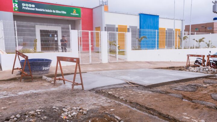 Implantadas faixas elevadas para travessia de pedestres em frente aos CMEIs para aumentar segurança viária em Caruaru