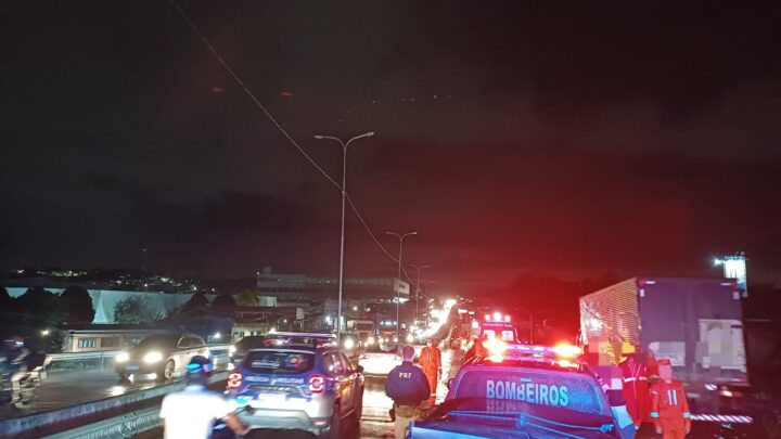 Motociclista teve a cabeça esmagada por caminhão na BR 232
