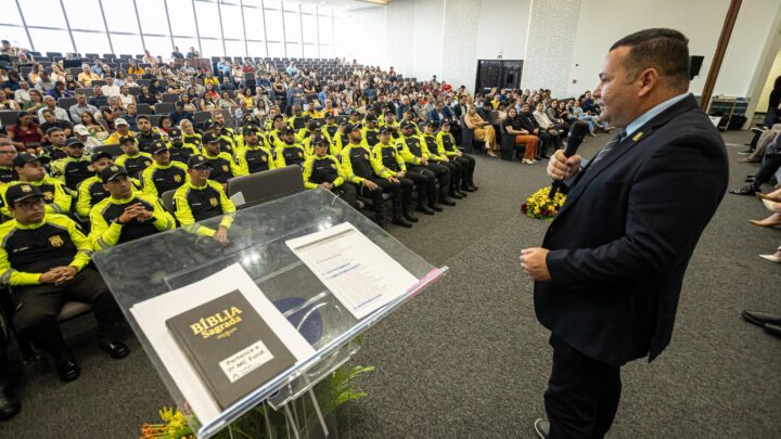 Vereador Cabo Cardoso participa da posse dos novos agentes de trânsito de Caruaru
