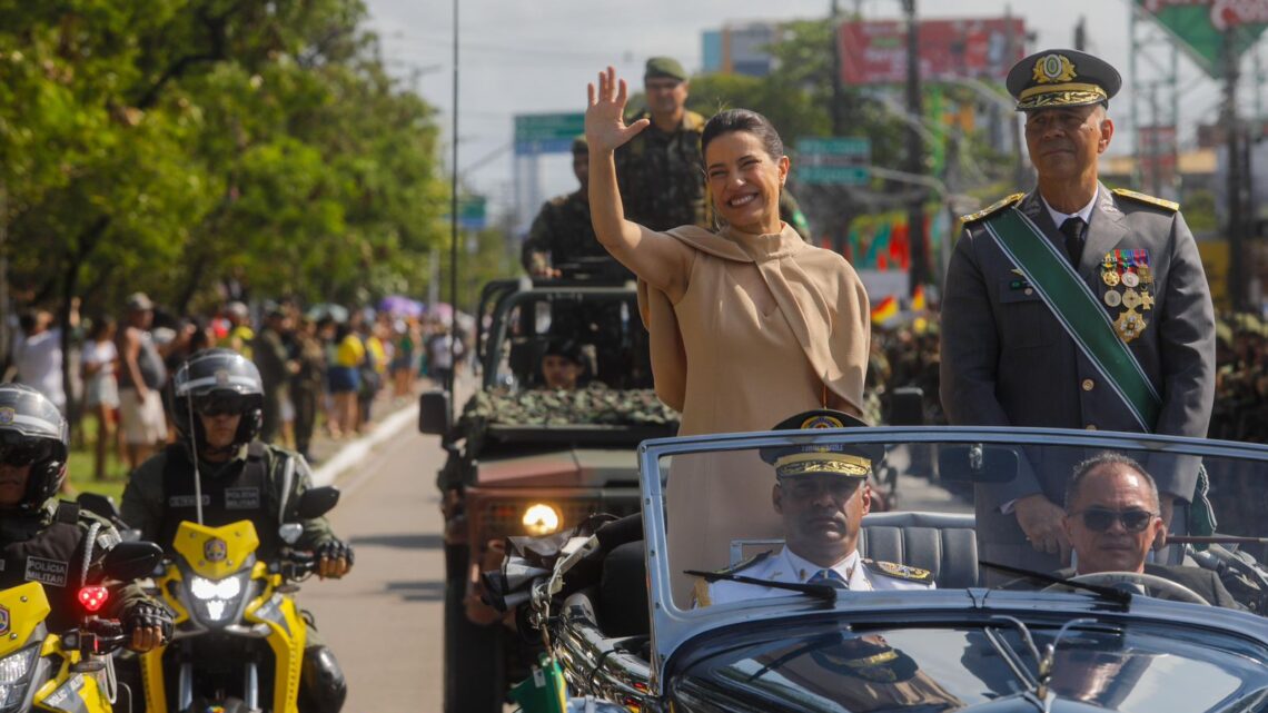No desfile cívico-militar de 7 de Setembro, governadora Raquel Lyra destaca importância da justiça social e da educação e ressalta otimismo com o futuro de Pernambuco e do Brasil