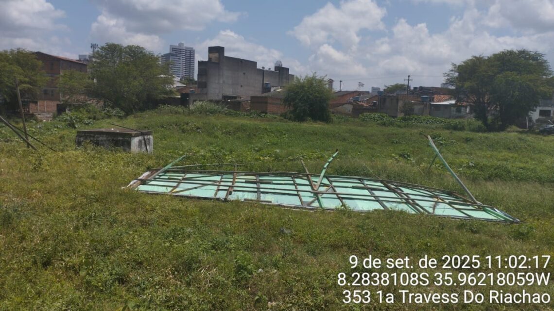 Equipamentos de publicidade são retirados de áreas não autorizadas Equipamentos de publicidade são retirados de áreas não autorizadas
