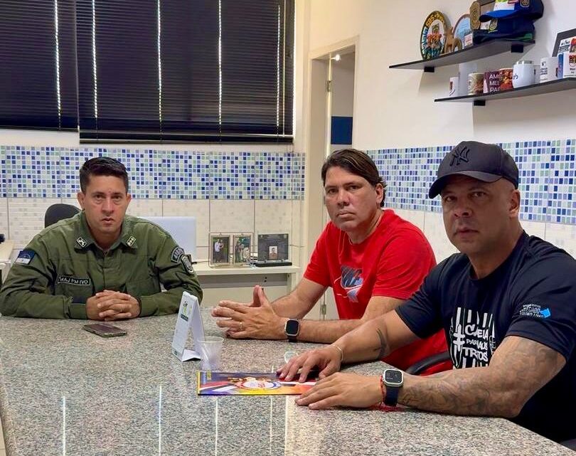 Anderson Correia e Júnior Letal solicitam posto fixo 24h da PM e outras medidas de segurança no bairro Nina Liberato Anderson Correia e Júnior Letal solicitam posto fixo 24h da PM e outras medidas de segurança no bairro Nina Liberato