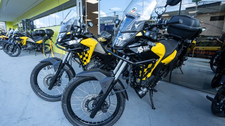 Prefeito Rodrigo Pinheiro entrega novas motocicletas e anuncia gratificação para motociclistas da AMC