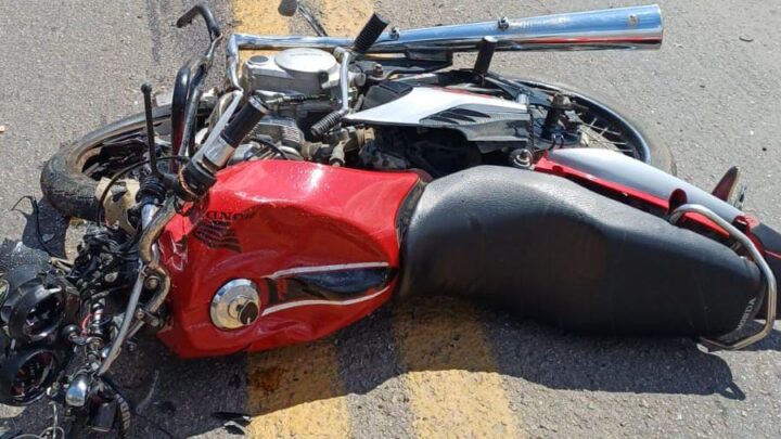Motociclista morre após colisão com caminhão na BR-232