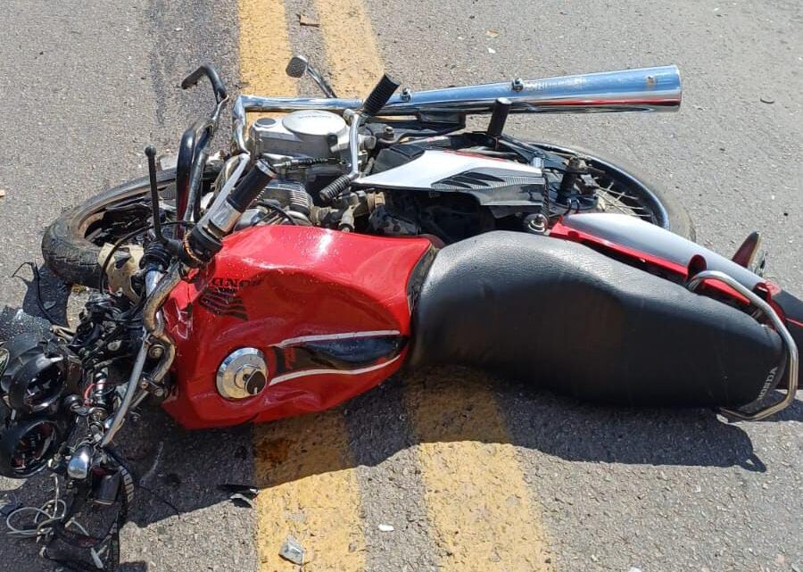 Motociclista morre após colisão com caminhão na BR-232 Motociclista morre após colisão com caminhão na BR-232