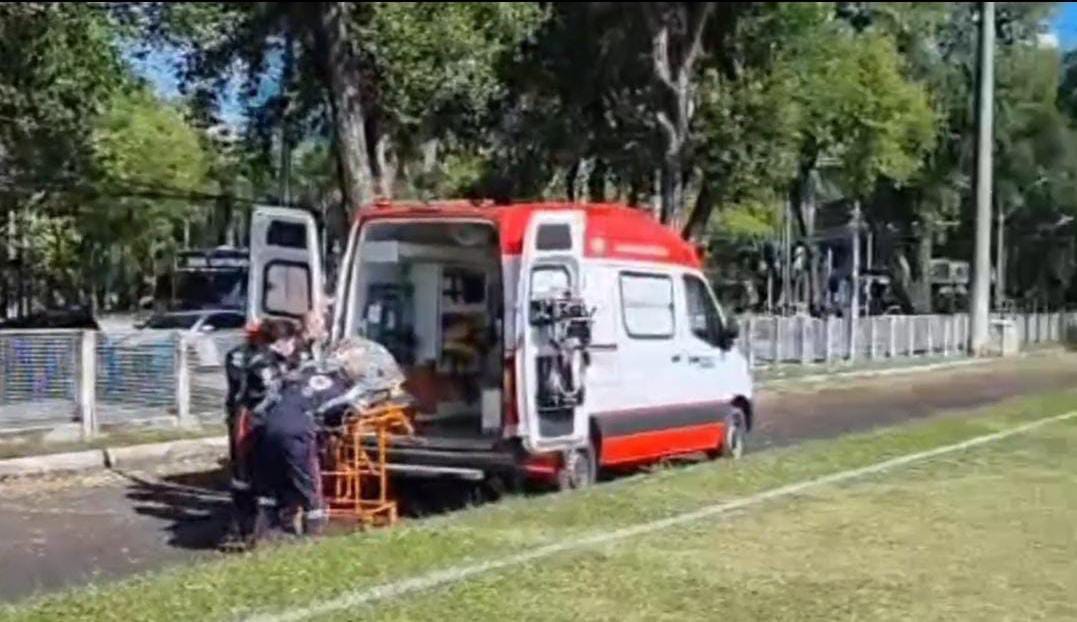 Motociclista sofre traumatismo craniano e é transportado de helicóptero