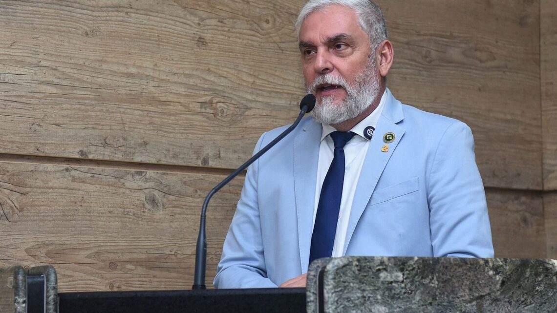 Vereador Silvio Nascimento aciona MPF contra vagas exclusivas em curso de Medicina da UFPE