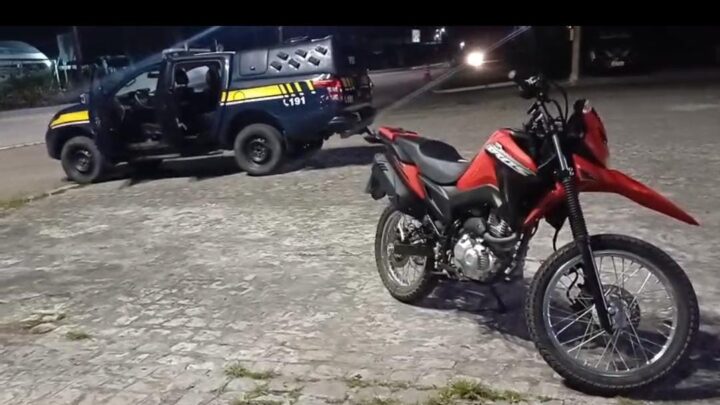 Moto roubada há 3 dias é recuperada nas proximidades do HRA