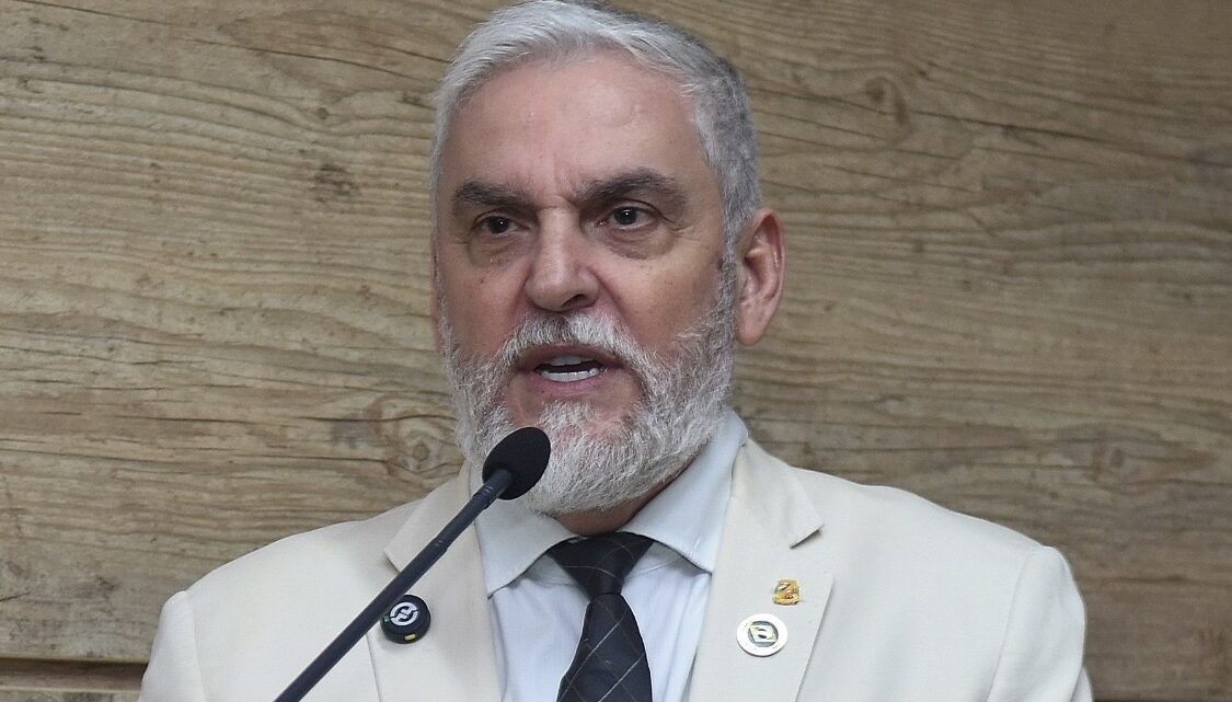 Silvio Nascimento promove audiência para ouvir população sobre lei dos grandes geradores Silvio Nascimento promove audiência para ouvir população sobre lei dos grandes geradores