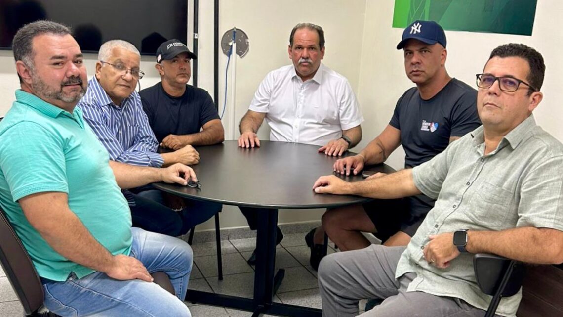 Anderson Correia articula reunião com AMC e Sindicato dos Taxistas de PE por melhorias para a categoria em Caruaru