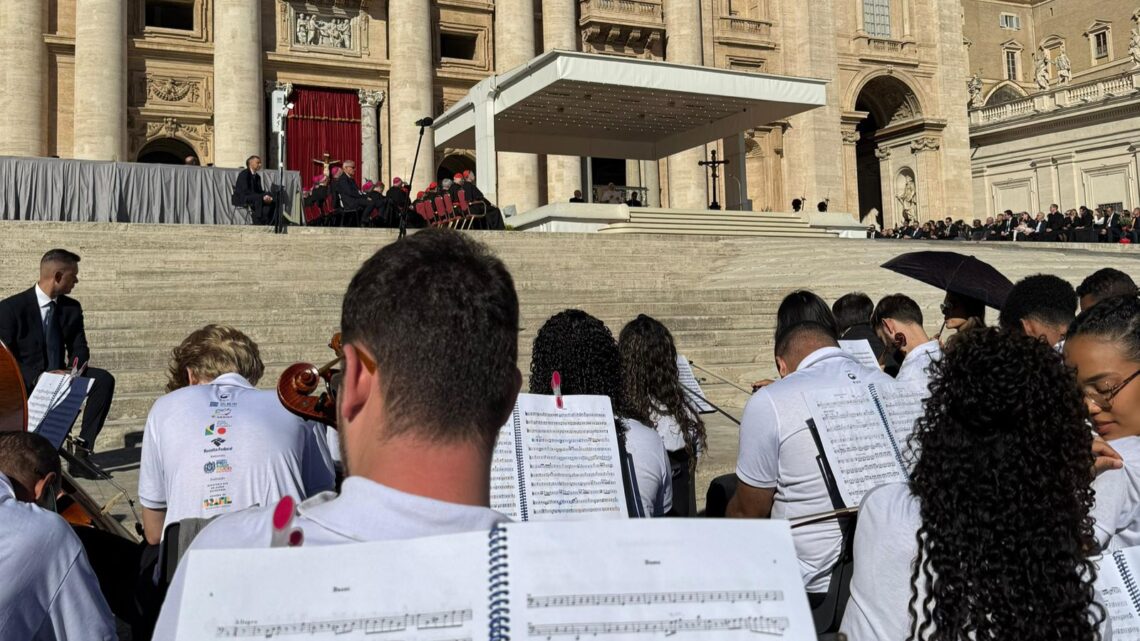 Concertos pela Paz encerram turnê internacional com apresentação no Vaticano Concertos pela Paz encerram turnê internacional com apresentação no Vaticano