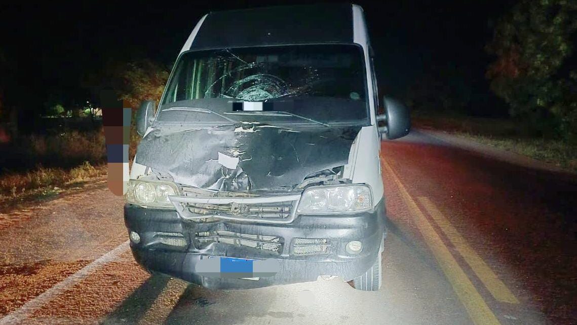 Van bate em traseira de moto e mata homem