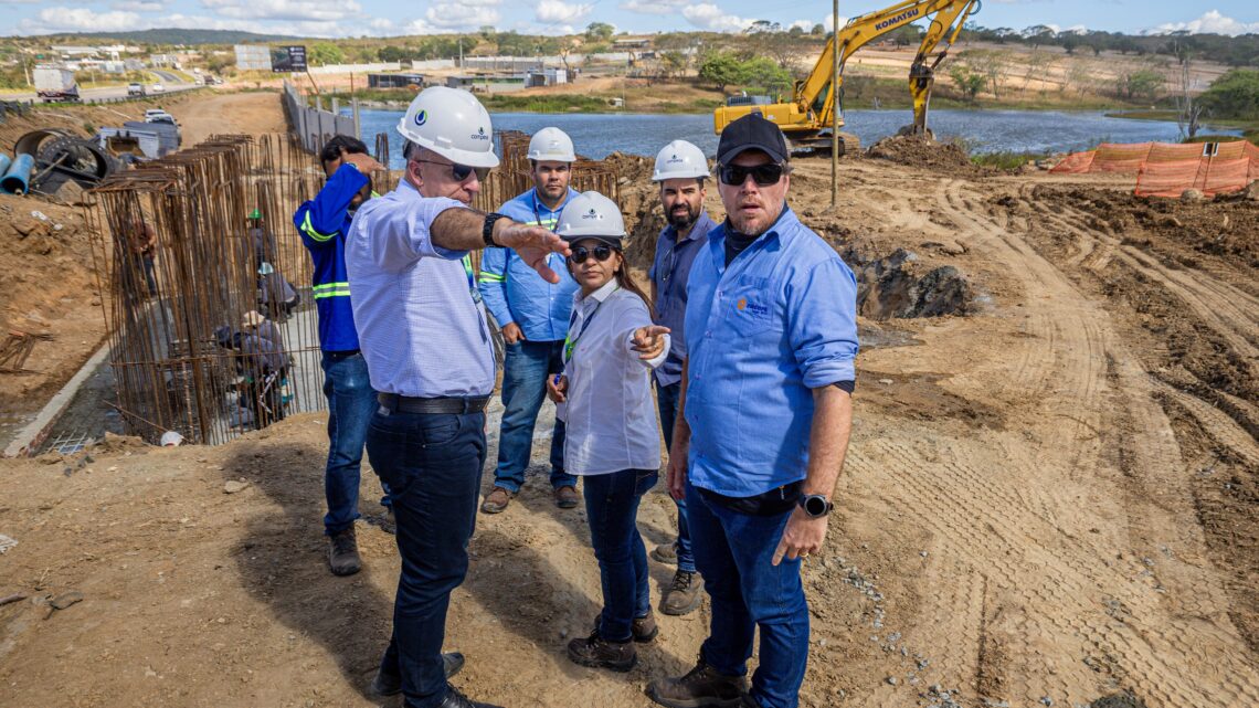 Presidente da Compesa acompanha obras da Adutora do Agreste que irá beneficiar Caruaru, Bezerros e Gravatá