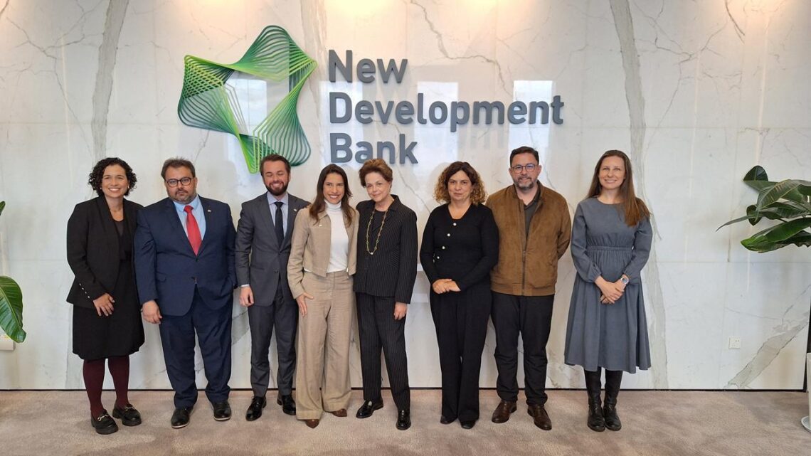 Em encontro com Dilma Rousseff em Xangai, governadora Raquel Lyra discute projetos financiados pelo Banco do Brics Em encontro com Dilma Rousseff em Xangai, governadora Raquel Lyra discute projetos financiados pelo Banco do Brics
