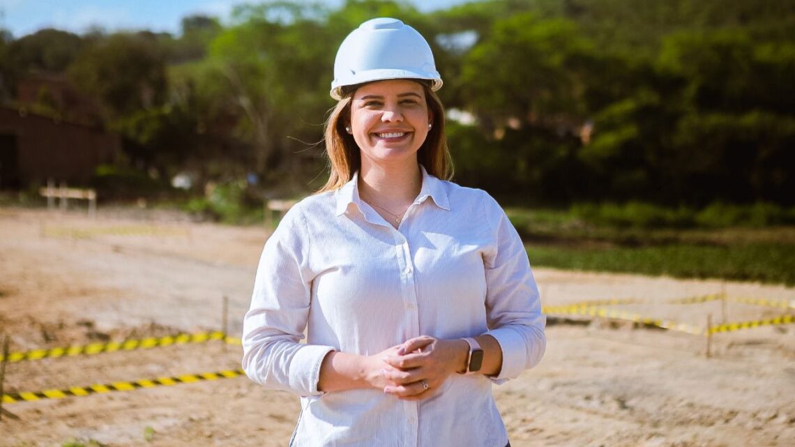 Dayse Silva assume interinamente a Prefeitura de Caruaru Dayse Silva assume interinamente a Prefeitura de Caruaru