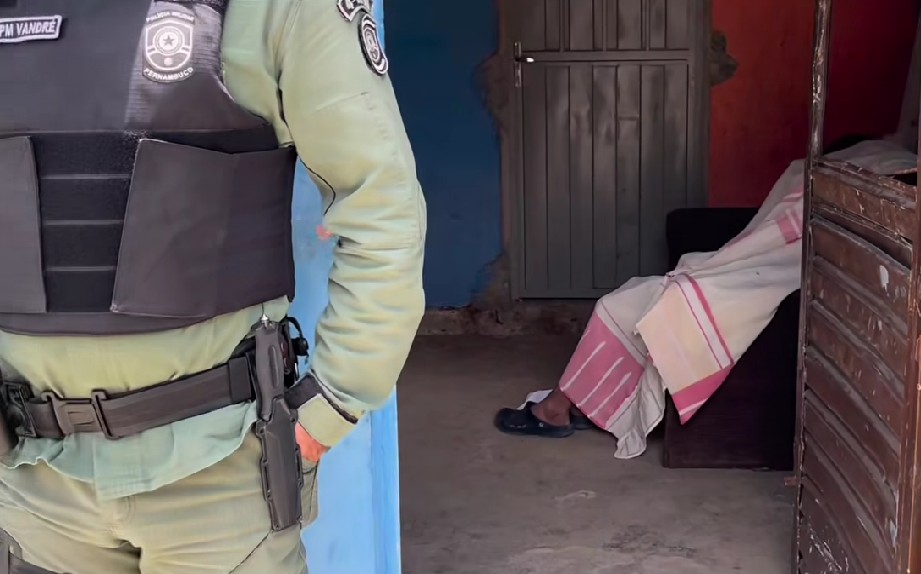 Homem é assassinado dentro de casa, em Caruaru