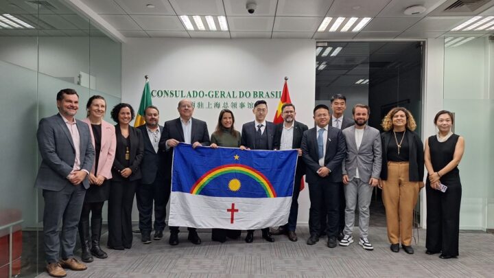 Em Xangai, governadora Raquel Lyra abre relações entre Pernambuco e o maior porto do mundo em movimentação de contêineres Em Xangai, governadora Raquel Lyra abre relações entre Pernambuco e o maior porto do mundo em movimentação de contêineres
